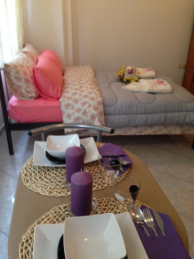 Studio Floral Apartment เทสซาโลนิกิ ภายนอก รูปภาพ
