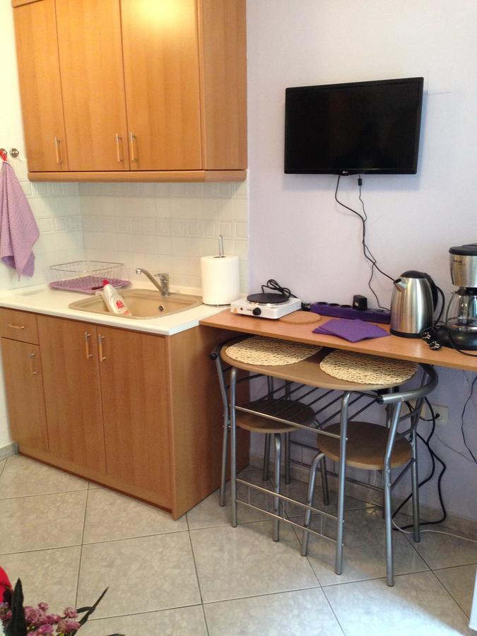 Studio Floral Apartment เทสซาโลนิกิ ภายนอก รูปภาพ